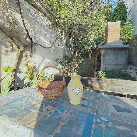 Guest house & Verse *